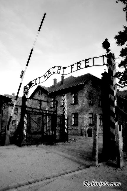 Auschwitz_001.jpg
